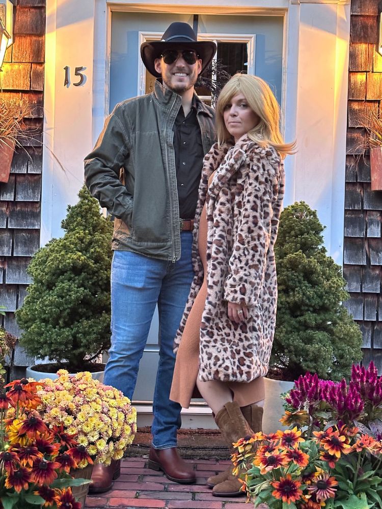 beth and rip from yellowstone couples costume